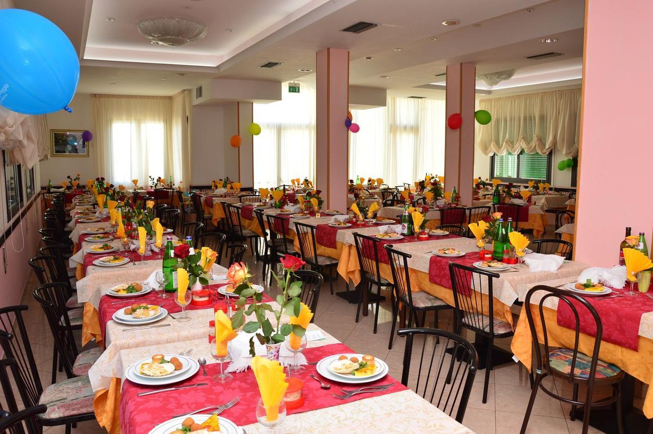 Hotel Ristoro Bellaria-Igea Marina Exterior foto